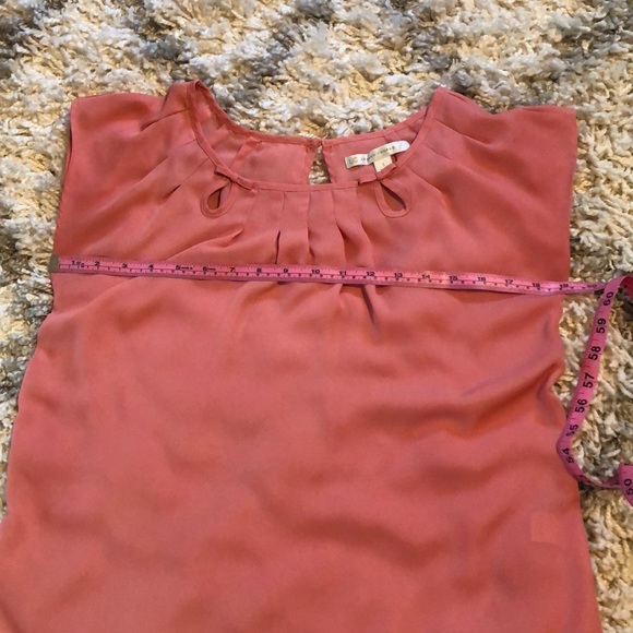 LC Lauren Conrad | Pink Keyhole Smocked Top NWOT - Picture 9 of 9